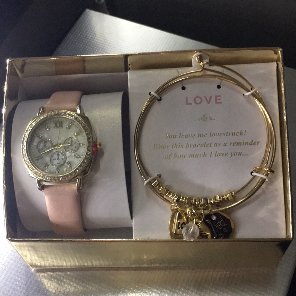 Watch & Bracelet Set NIB!🌸